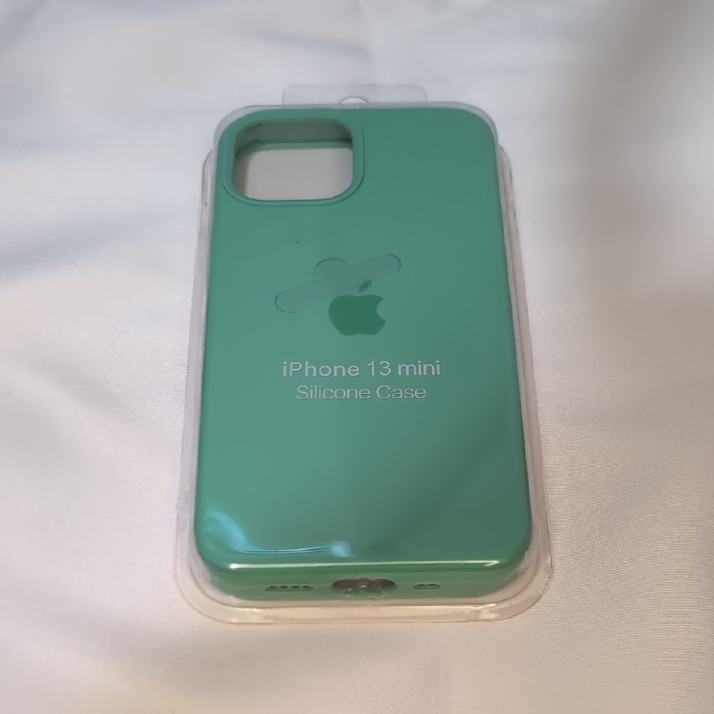 Apple iPhone 13 Mini Silicone Case - Mint Green